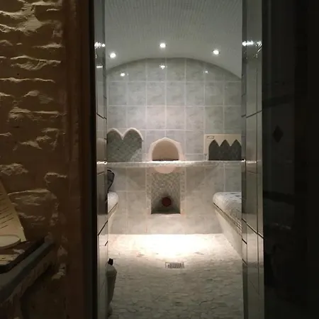 Zen Au Marais Hammam Massages Couette-café